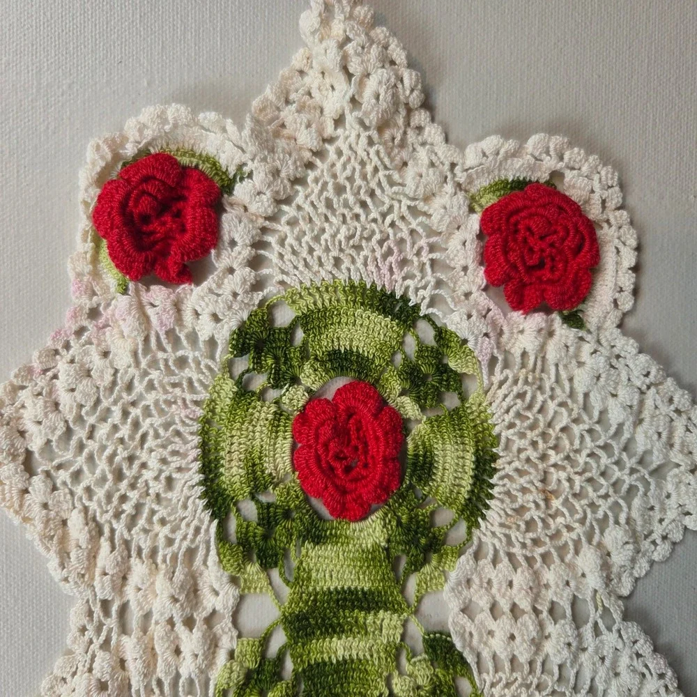 Vintage Handmade Crochet Doily Set 3pc Christmas Red White Green Floral Lace